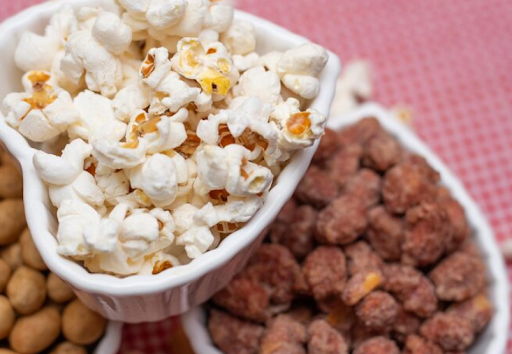 cachorro-pode-comer-pipoca-01